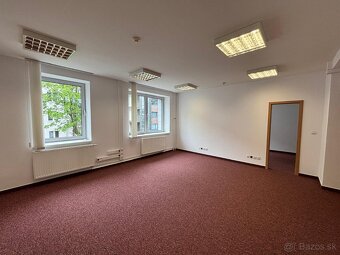 Prenájom kancelárskych priestorov v OD Prior v širšom centre - 12