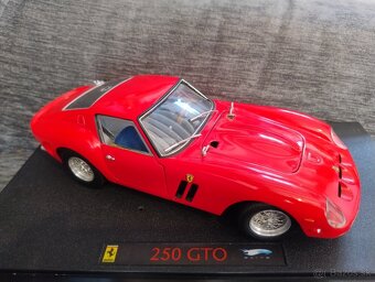 Predám Ferrari 250 GTO 1962, 1:18 Mattel Hot Wheels. - 12