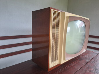 Predám staré rádiá a starý TV - 12