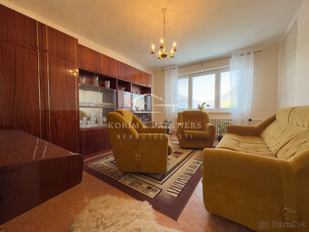 Rodinný dom s esteticky upraveným dvorom - 12