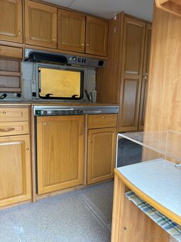 OBYTNY PRIVES KARAVAN KNAUS - 12