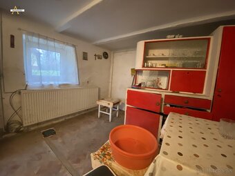 Na predaj rodinný dom na pozemku 2 400 m2 v Piliny za 34 000 - 12