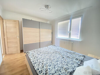 NA PREDAJ kompletne zariadený 3 izbový by po rekonštrukcii - 12