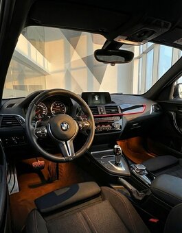 BMW rad 1 118i 2018 Sport line Shadow AT - 12