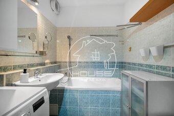 PREDAJ:4izb.byt s terasou, parkovaním,BA Kramáre Stromová ul - 12
