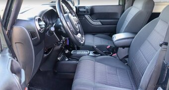Jeep Wrangler 2.8 CRD Sport A/T - 12