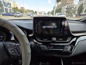 Rezervované Toyota C-HR 1.8 hybrid - 12