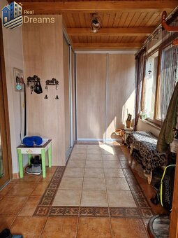 Krásny rodinný dom s rozľahlým pozemkom - 12