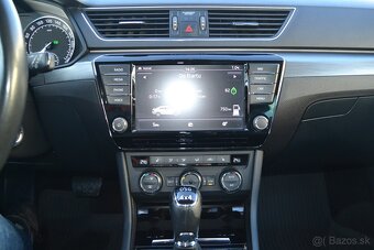 Škoda Superb 2.0 TDi Style 4x4 DSG - 12