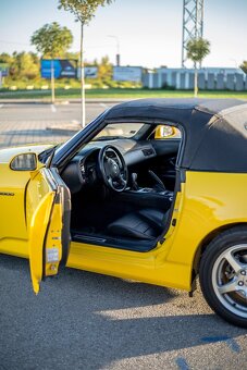 Honda S2000 AP1 (2001) – žltá - 12