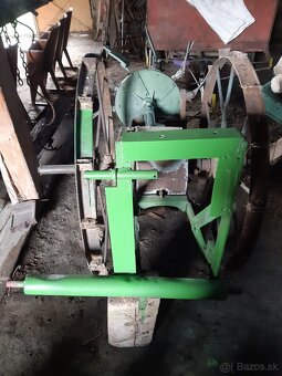 Predáme poľnohospodárske stroje - 12