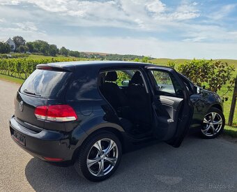 Volkswagen Golf 1.4 16V 59KW/80 koní R.V.03/2010 - 12