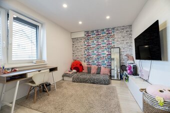 Rodinný dom s bazénom a garážou – Malá Lehôtka, Prievidza - 12