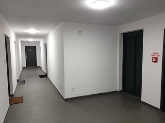 Nový moderný byt s veľkou loggiou a parkovaním. Sliačska ul. - 12