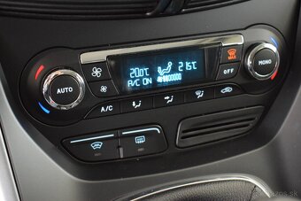 Ford C-MAX 1,6 i Titanium,7míst,NAVIGACE - 12