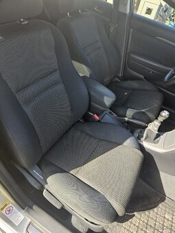 Toyota avensis t25 2.2 d-cat 130kw - 12