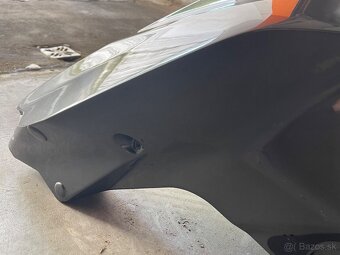 ktm superduke 1290R nádrž 61307013044KCA (61307013144KCA) - 12