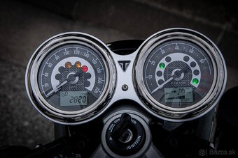 Triumph Speed Twin 1200 Stealth Edition - 12