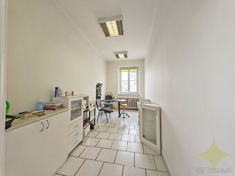 PRENÁJOM Obchodný priestor alebo kancelária centrum mesta Ru - 12