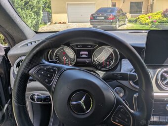 Mercedes CLA 220 d Urban A/T - 12