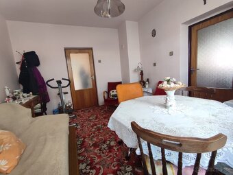 Predaj priestranný RD s krásnym rozsiahlym pozemkom - 12