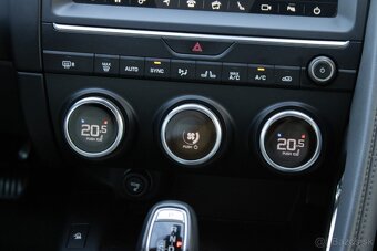 Jaguar E-Pace - 12