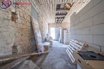 Rodinný dom v pôvodnom stave Ludrová - 12