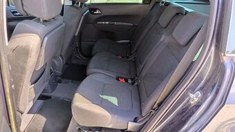 Peugeot 5008 2.0 HDi 110kW - 12