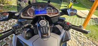 Honda Goldwing 1800 - 12