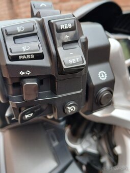 YAMAHA FJR 1300 AE - 12