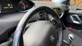 Peugeot 308 SW 1.2 e-THP 130k Combi 96kw Manuál - 12