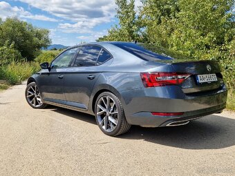 Skoda superb 2.0 tdi 4x4 sportline - 12