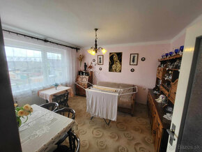 Na predaj veľký 4 izbový rodinný dom v obci Bešeňov - 12
