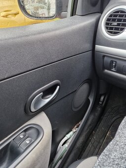 Renault Clio - 12