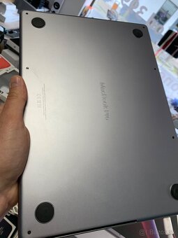 Apple Macbook Pro 14” M2 Max 32gb ram 1tb ssd - 12