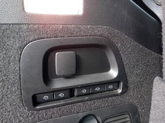 Ford Galaxy 2.5 HYBRID ZARUKA  DO 2032 KUPENE SR - 12