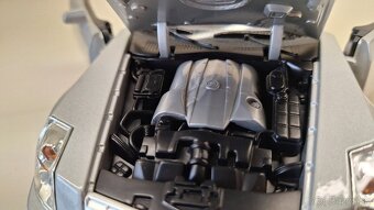 1:18 CADILLAC XLR - 12