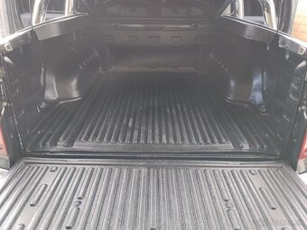 Volkswagen Amarok - 12