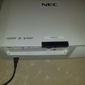 4 projektory Nec, Epson - 12