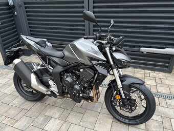 Honda cb1000 hornet - 12