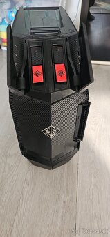 Jedna sa o HP Omen 880-112nc - 12