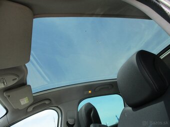 PEUGEOT 3008 Hybrid 4x4 Allure Pano HUD Navi LED - 12