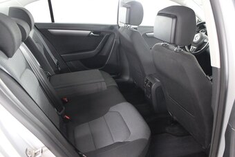 Volkswagen Passat 2.0 TDI Comfortline - 12
