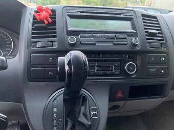 Volkswagen T5.1 California Beach 2.0TDi 4Motion DSG - 12