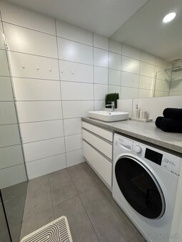 Predám 2-izbový byt v centre mesta s výťahom - Rezervovaný - 12