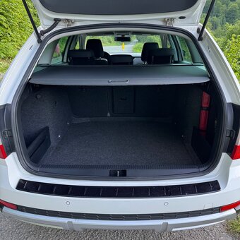 Škoda Octavia Scout 2.0 TDi 110kw 4x4 - 12