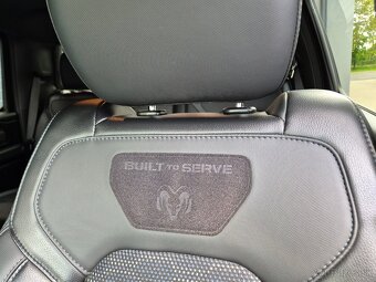 DODGE RAM 1500 5,7 HEMI BUILT TO SERVE 2023 - 12