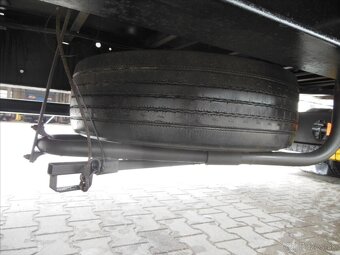 Kögel SN24 LowDeck, SAF, zvedací náp - 12