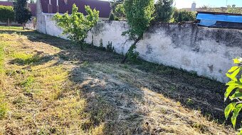 STAVEBNÝ POZEMOK S NÁVRHOM PROJEKTU RODINNÉHO DOMU - 12