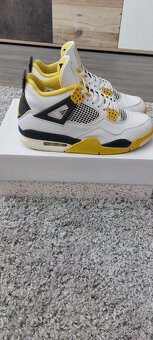 Jordan 4 - 12